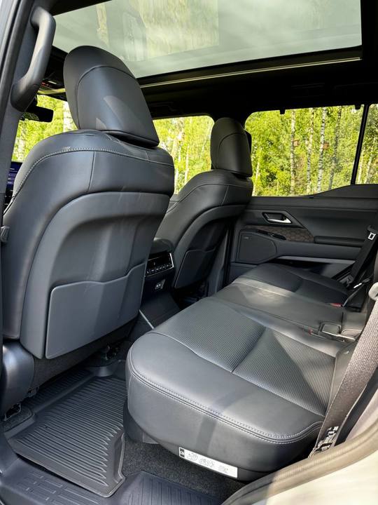 Lexus GX II рестайлинг 2, 2024 год, 15 000 000 рублей, 14 фотография