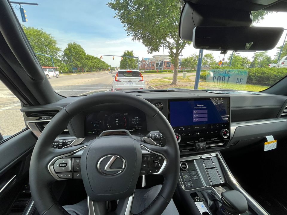 Lexus GX II рестайлинг 2, 2024 год, 15 000 000 рублей, 6 фотография