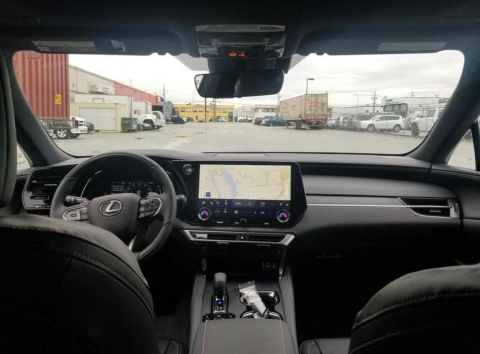 Lexus RX IV рестайлинг, 2024 год, 11 000 000 рублей, 10 фотография