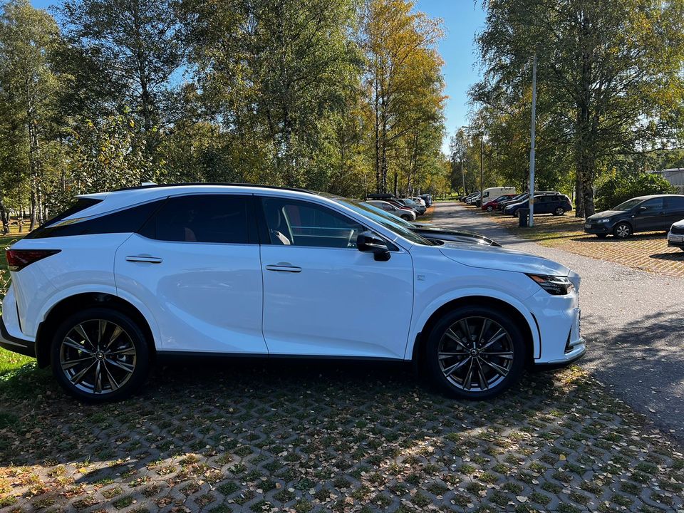Lexus RX IV рестайлинг, 2024 год, 10 000 000 рублей, 1 фотография