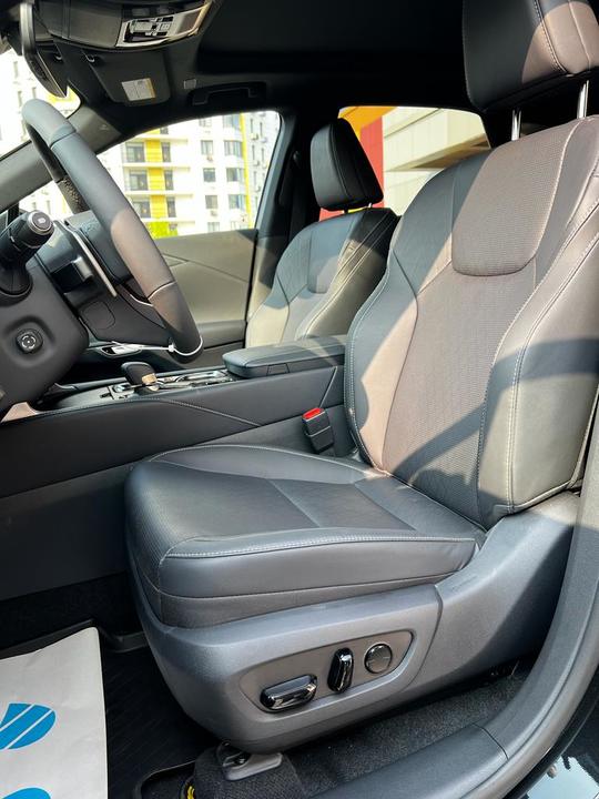 Lexus RX IV рестайлинг, 2024 год, 11 000 000 рублей, 12 фотография