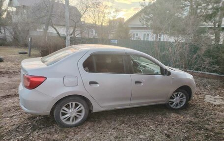 Renault Logan II, 2016 год, 290 000 рублей, 3 фотография