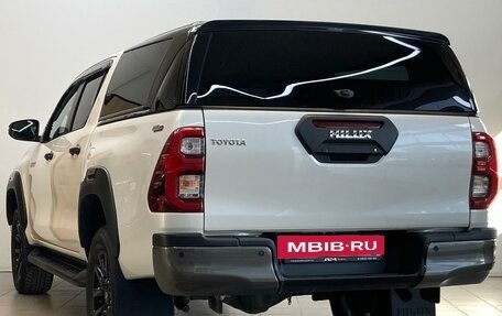 Toyota Hilux VIII, 2020 год, 5 950 000 рублей, 8 фотография