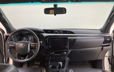 Toyota Hilux VIII, 2020 год, 5 950 000 рублей, 10 фотография