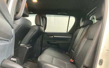 Toyota Hilux VIII, 2020 год, 5 950 000 рублей, 16 фотография