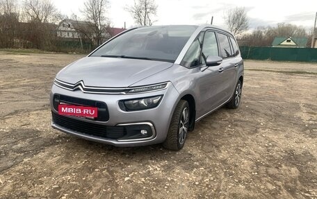 Citroen C4 Picasso II рестайлинг, 2017 год, 1 350 000 рублей, 2 фотография
