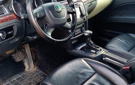 Skoda Superb III рестайлинг, 2010 год, 990 000 рублей, 1 фотография