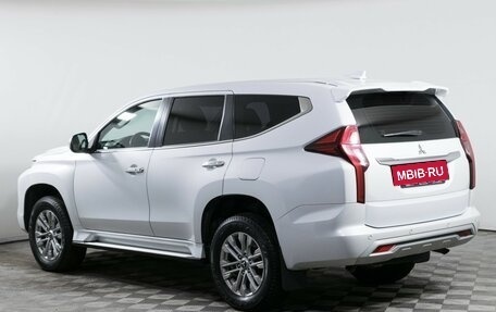 Mitsubishi Pajero Sport III рестайлинг, 2020 год, 3 990 000 рублей, 7 фотография