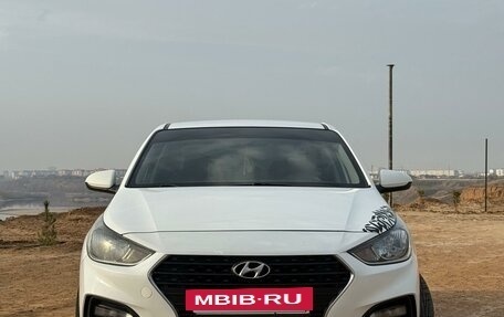 Hyundai Solaris II рестайлинг, 2017 год, 940 000 рублей, 2 фотография