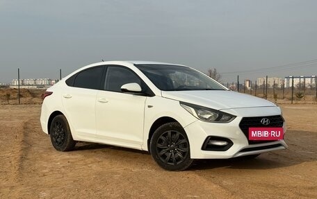 Hyundai Solaris II рестайлинг, 2017 год, 940 000 рублей, 3 фотография