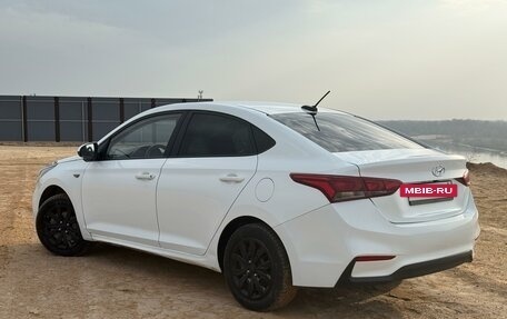 Hyundai Solaris II рестайлинг, 2017 год, 940 000 рублей, 7 фотография