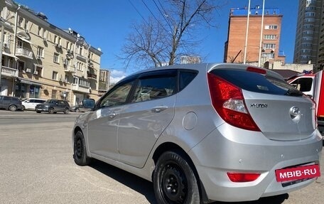 Hyundai Solaris II рестайлинг, 2011 год, 1 150 000 рублей, 17 фотография