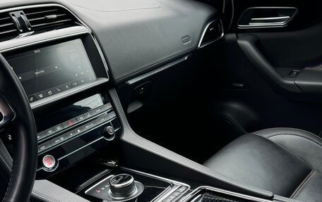Jaguar F-Pace, 2018 год, 3 590 000 рублей, 7 фотография