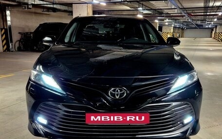 Toyota Camry, 2018 год, 2 870 000 рублей, 2 фотография