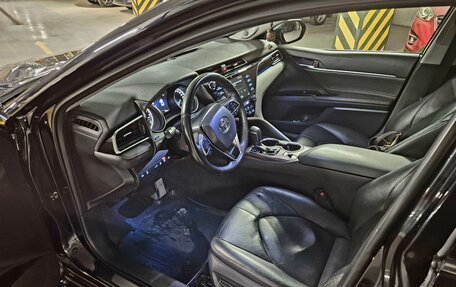 Toyota Camry, 2018 год, 2 870 000 рублей, 8 фотография