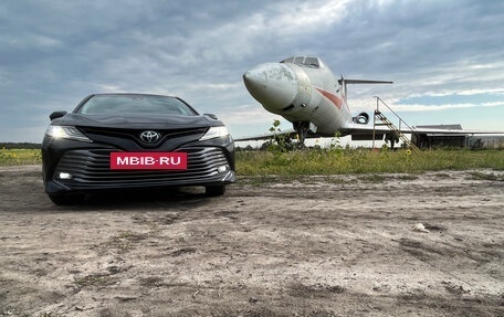 Toyota Camry, 2018 год, 2 870 000 рублей, 9 фотография