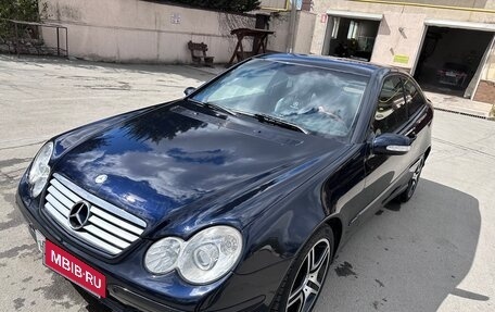 Mercedes-Benz C-Класс, 2004 год, 800 000 рублей, 4 фотография
