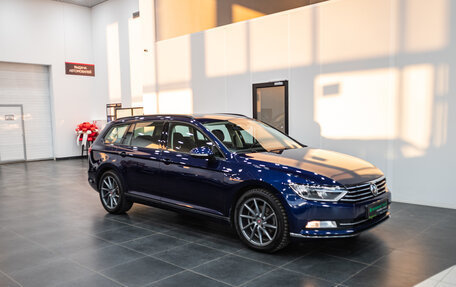 Volkswagen Passat B8 рестайлинг, 2019 год, 1 950 000 рублей, 4 фотография