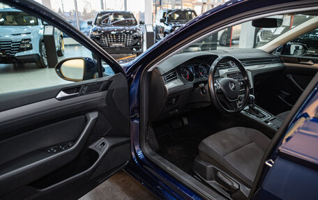 Volkswagen Passat B8 рестайлинг, 2019 год, 1 950 000 рублей, 10 фотография