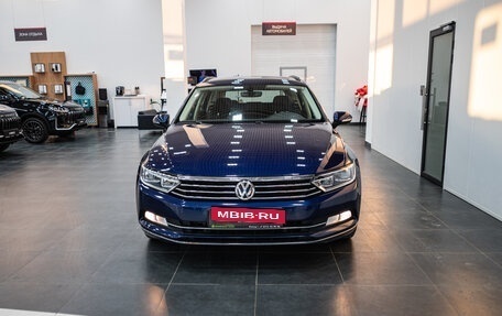 Volkswagen Passat B8 рестайлинг, 2019 год, 1 950 000 рублей, 2 фотография