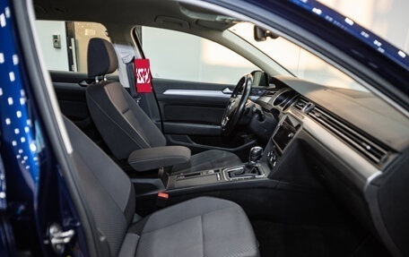 Volkswagen Passat B8 рестайлинг, 2019 год, 1 950 000 рублей, 15 фотография