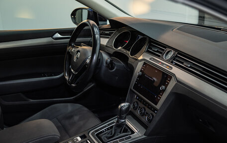 Volkswagen Passat B8 рестайлинг, 2019 год, 1 950 000 рублей, 16 фотография