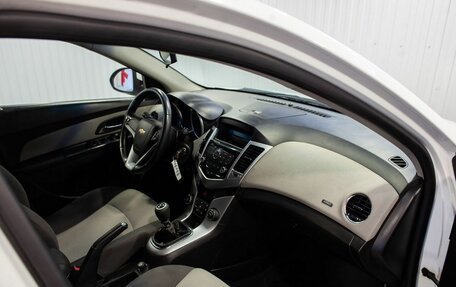Chevrolet Cruze II, 2011 год, 740 000 рублей, 21 фотография