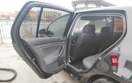 Volkswagen Golf V, 2006 год, 670 000 рублей, 23 фотография