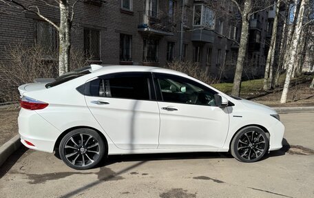 Honda Grace I, 2014 год, 1 350 000 рублей, 3 фотография