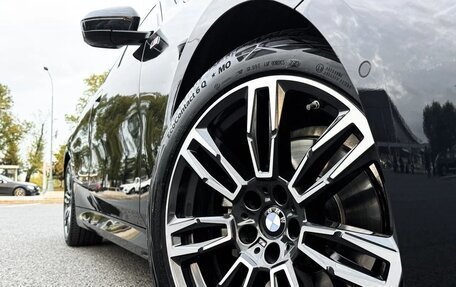 BMW 5 серия, 2024 год, 6 850 000 рублей, 18 фотография