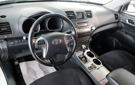 Toyota Highlander III, 2013 год, 2 699 000 рублей, 11 фотография