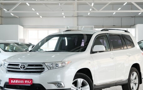 Toyota Highlander III, 2013 год, 2 699 000 рублей, 4 фотография