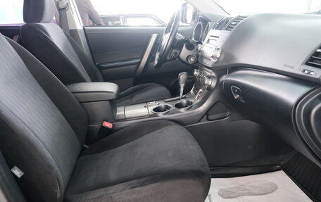 Toyota Highlander III, 2013 год, 2 699 000 рублей, 15 фотография