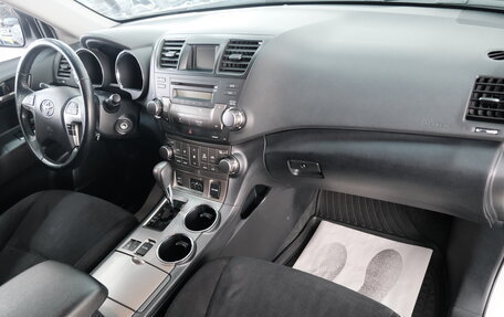Toyota Highlander III, 2013 год, 2 699 000 рублей, 23 фотография