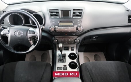 Toyota Highlander III, 2013 год, 2 699 000 рублей, 16 фотография