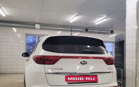 KIA Sportage IV рестайлинг, 2018 год, 2 050 000 рублей, 14 фотография