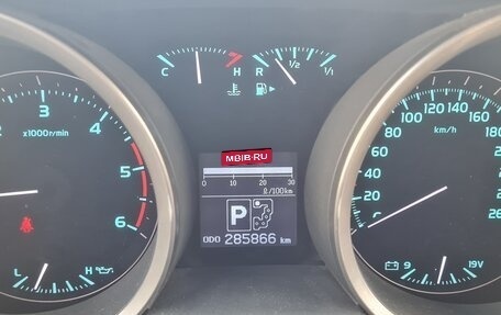 Toyota Land Cruiser 200, 2010 год, 2 800 000 рублей, 11 фотография