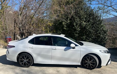 Toyota Camry, 2023 год, 4 750 000 рублей, 2 фотография