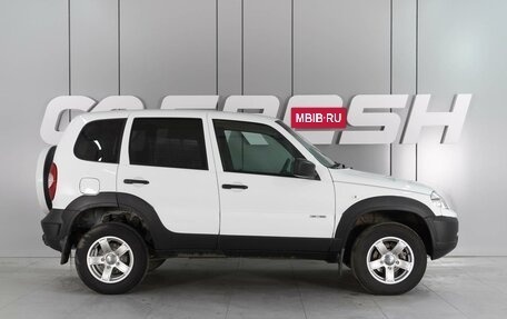 Chevrolet Niva I рестайлинг, 2018 год, 879 000 рублей, 5 фотография