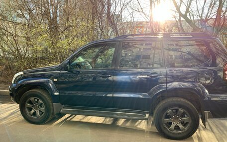 Toyota Land Cruiser Prado 120 рестайлинг, 2006 год, 2 850 000 рублей, 4 фотография