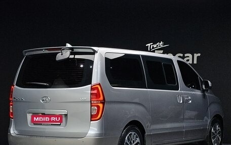 Hyundai Grand Starex Grand Starex I рестайлинг 2, 2020 год, 3 104 000 рублей, 9 фотография
