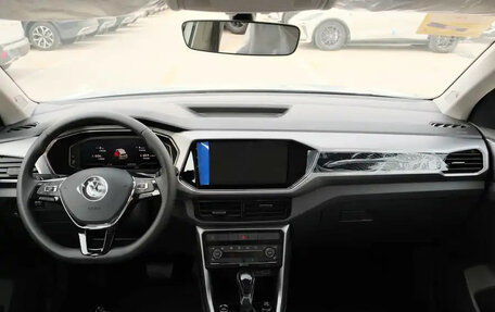 Volkswagen T-Cross I, 2022 год, 1 340 000 рублей, 10 фотография