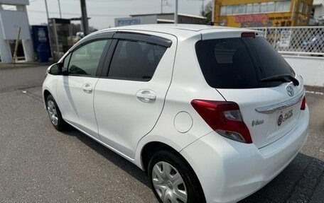 Toyota Vitz, 2015 год, 600 000 рублей, 2 фотография