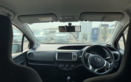 Toyota Vitz, 2015 год, 600 000 рублей, 11 фотография