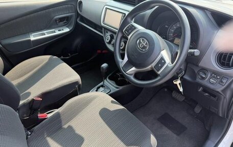 Toyota Vitz, 2015 год, 600 000 рублей, 12 фотография