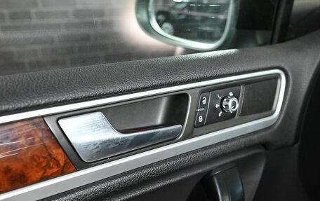Volkswagen Touareg III, 2011 год, 1 995 000 рублей, 14 фотография