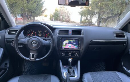 Volkswagen Jetta VI, 2011 год, 780 000 рублей, 8 фотография