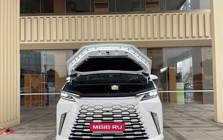 Lexus LM, 2024 год, 21 665 124 рублей, 16 фотография