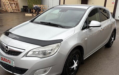 Opel Astra J, 2011 год, 510 000 рублей, 2 фотография
