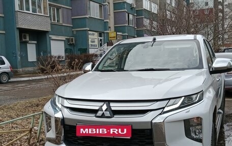 Mitsubishi L200 IV рестайлинг, 2021 год, 3 300 000 рублей, 1 фотография